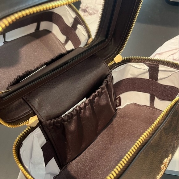 NWT Coach Signature Leather Cosmetic Case - Picture 15 of 16